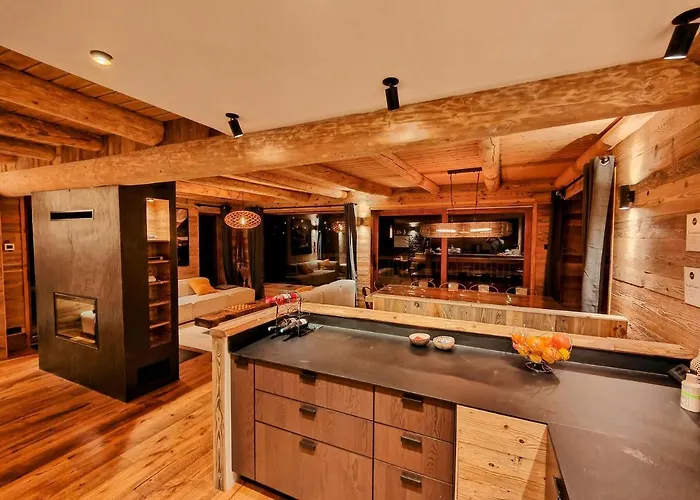 Dakota, Pied Des Pistes, 15 Pers, *