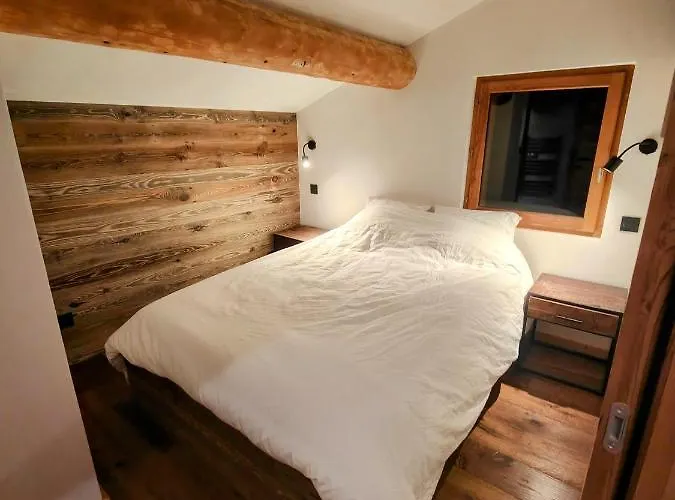 Dakota, Pied Des Pistes, 15 Pers, *