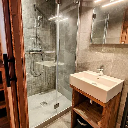 Dakota, Pied Des Pistes, 15 Pers, La Plagne